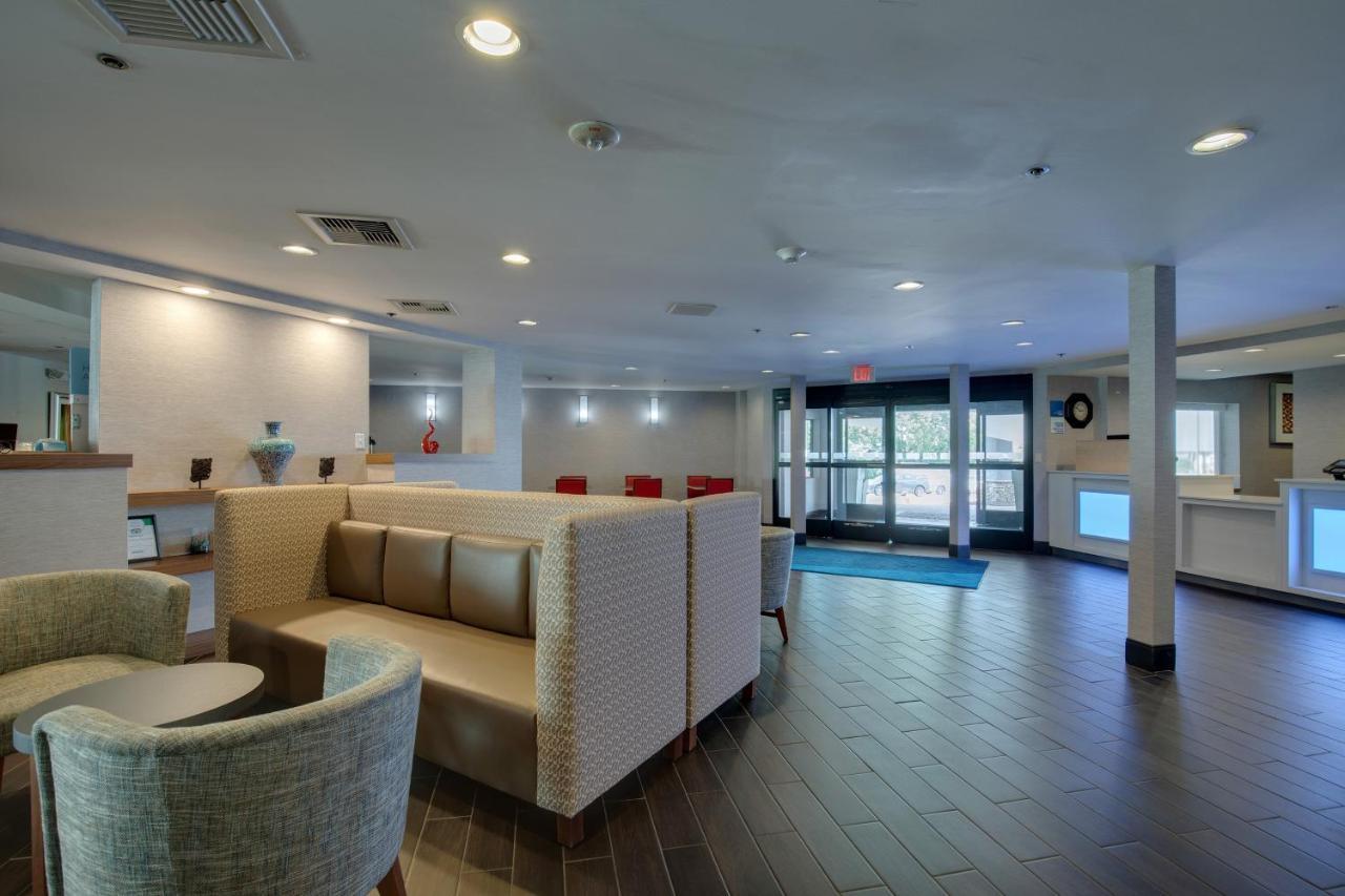 Holiday Inn Express Nashville W-I40 By Ihg Bagian luar foto