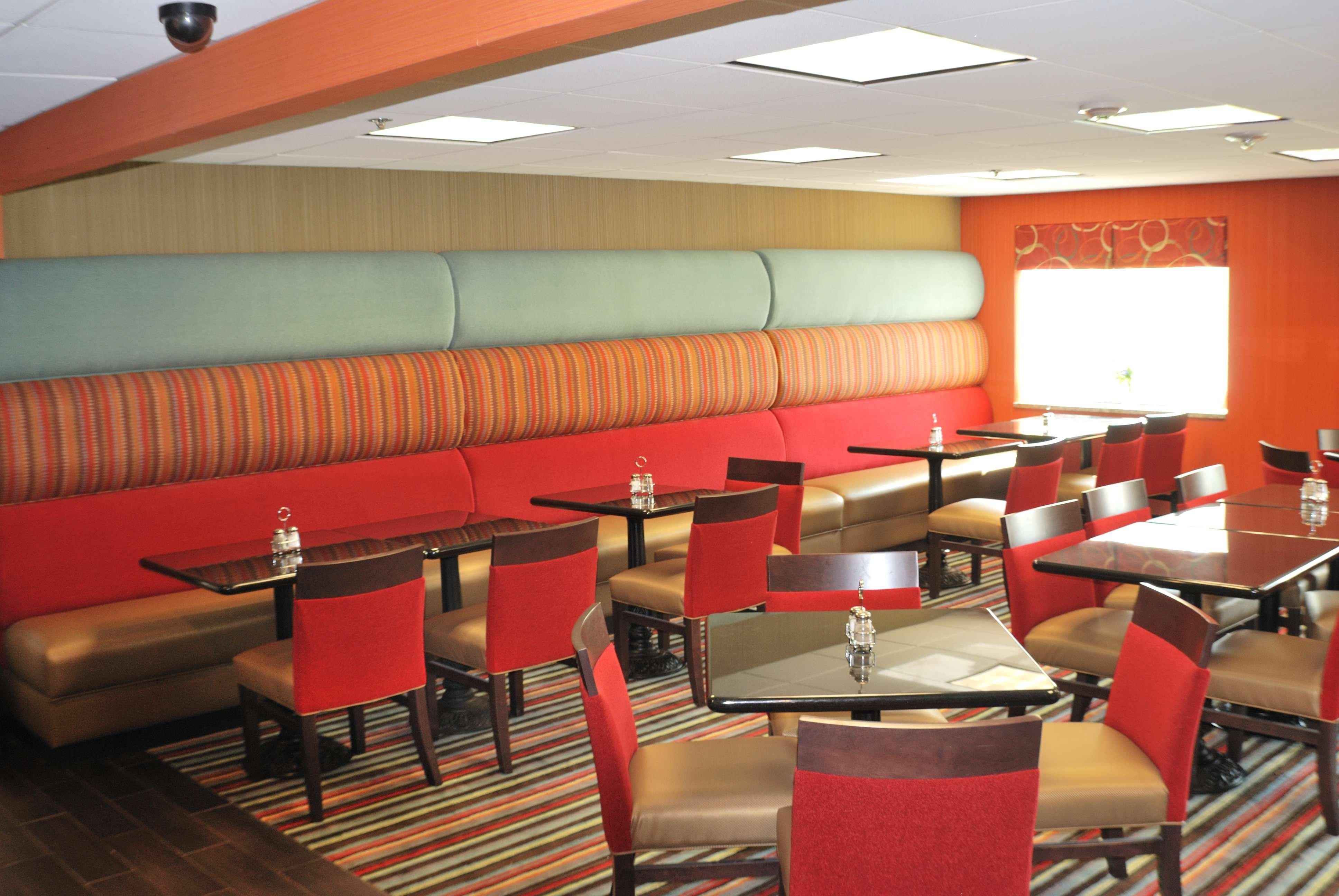 Holiday Inn Express Nashville W-I40 By Ihg Bagian luar foto